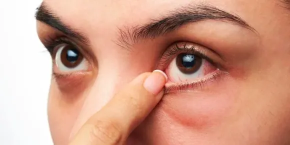 Đau vai gáy kéo dài phải làm sao? Giải pháp trị liệu hiệu quả tại Dĩ An